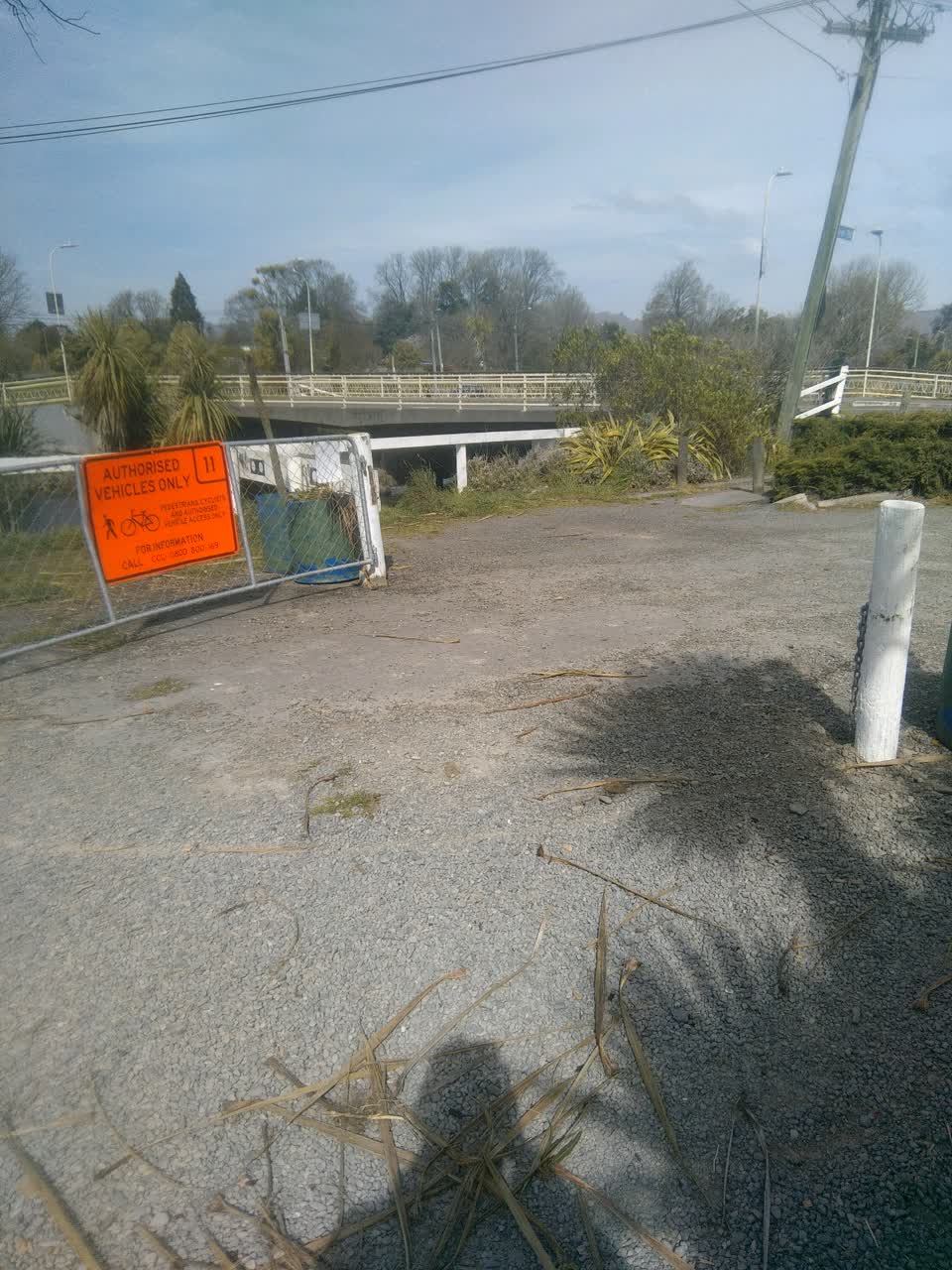 The photograph attached to this vandalism - general report