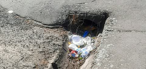 Litter, a report photo