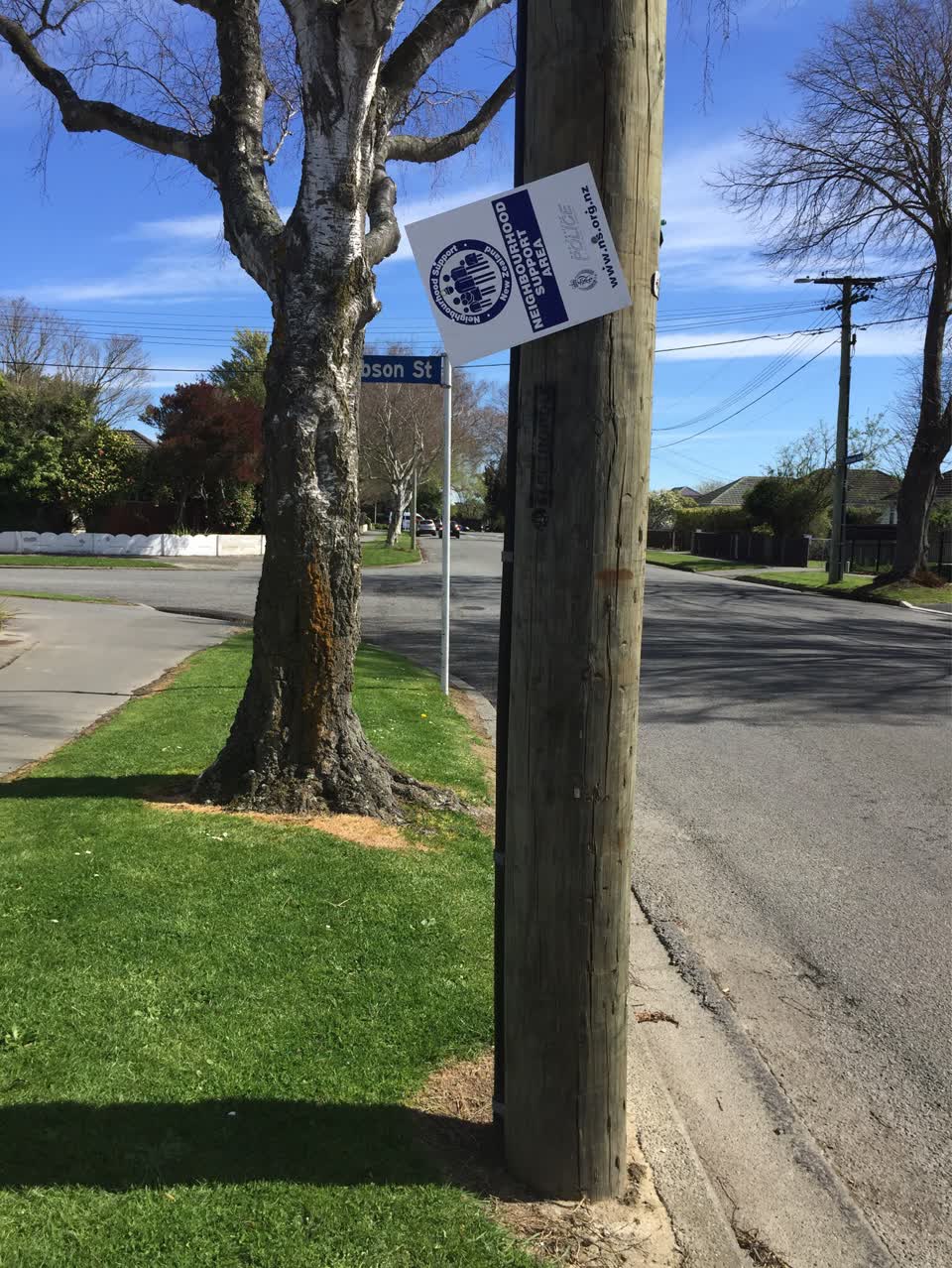 The photograph attached to this road signage report