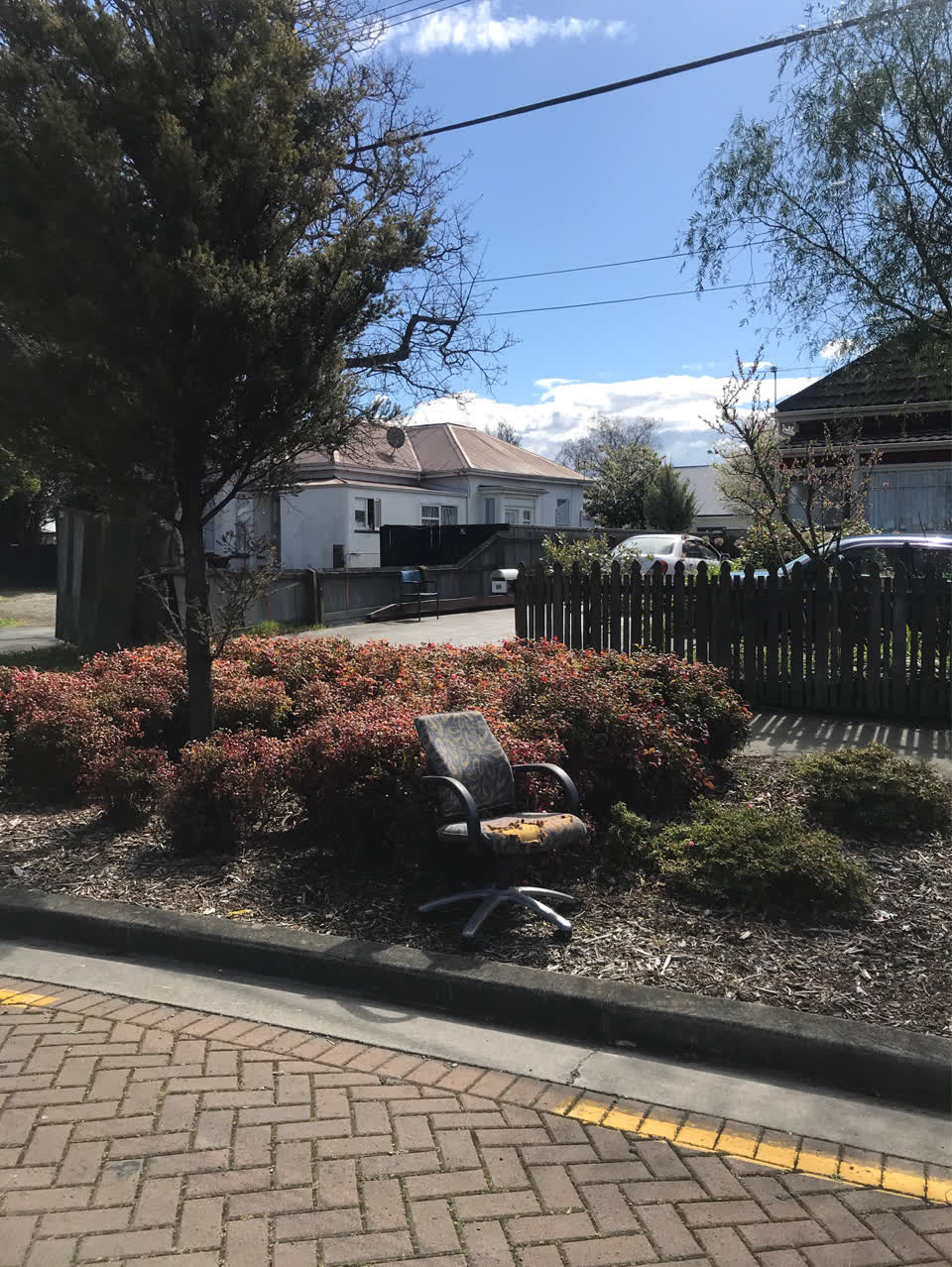 The photograph attached to this dumped rubbish report