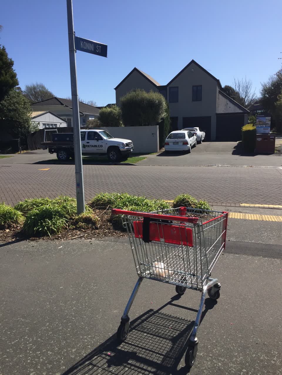 The photograph attached to this general - abandoned trolley report