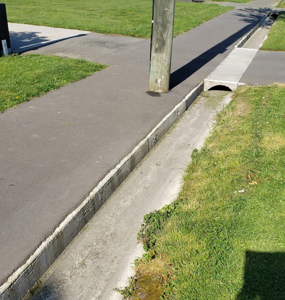 The photograph attached to this pavement - general report