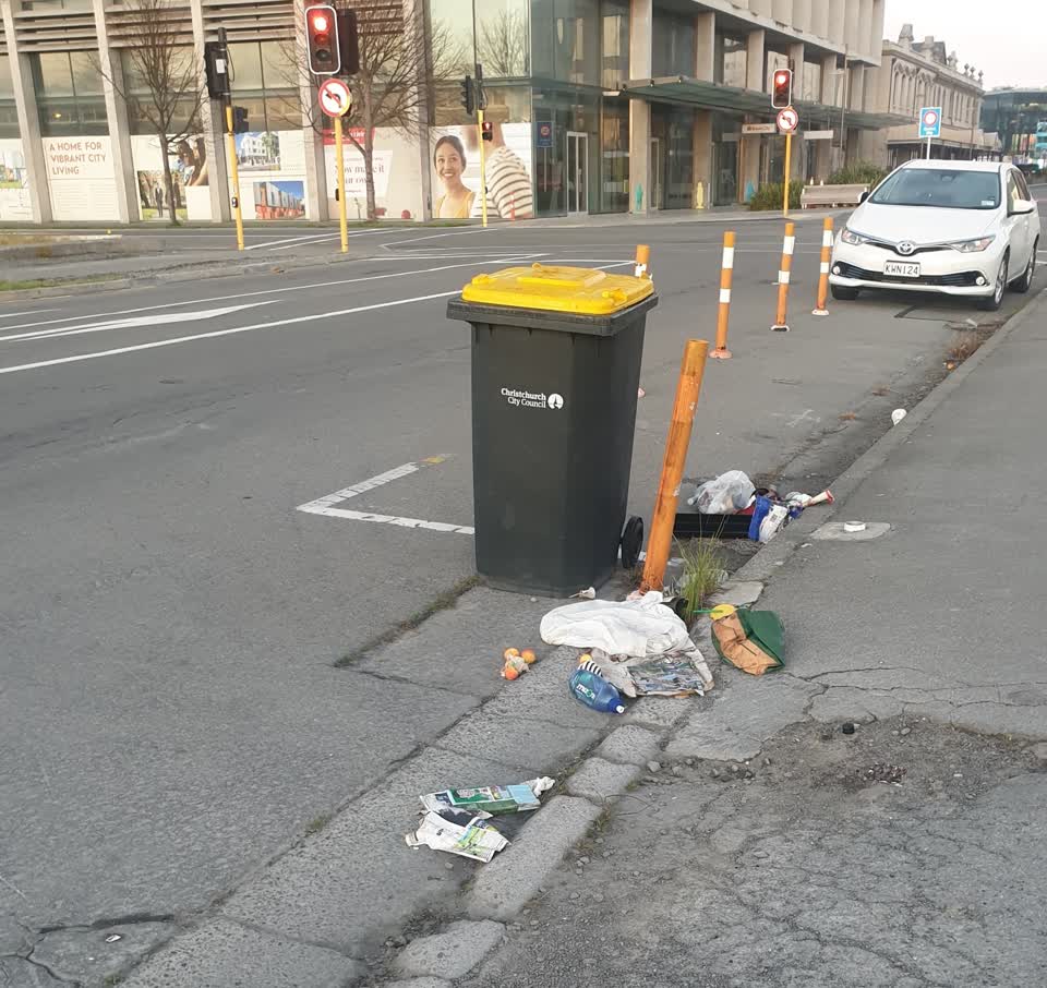 The photograph attached to this dumped rubbish report