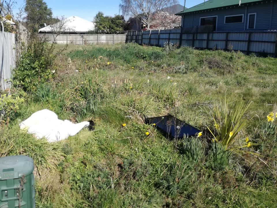 The photograph attached to this dumped rubbish report