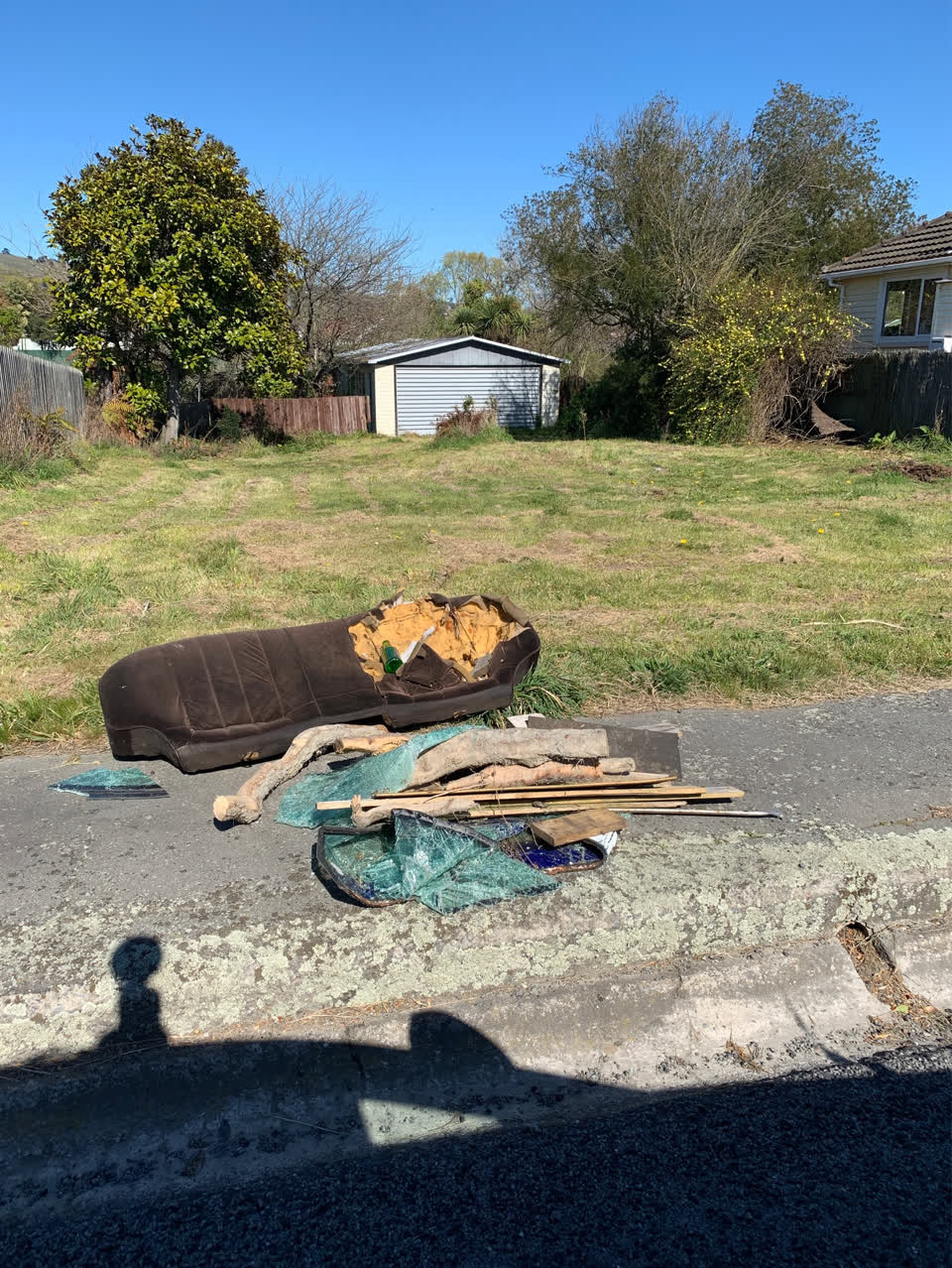 The photograph attached to this dumped rubbish report