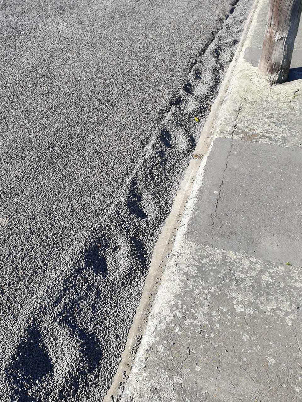 The photograph attached to this roads - general report