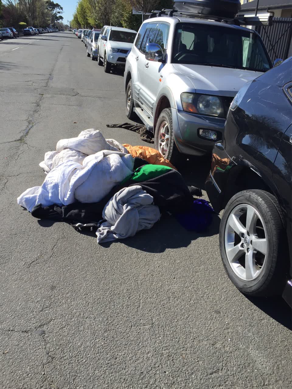 The photograph attached to this dumped rubbish report