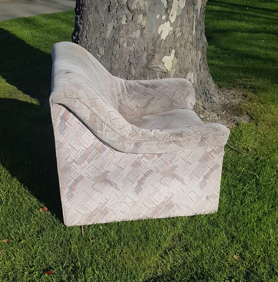 The photograph attached to this dumped rubbish report
