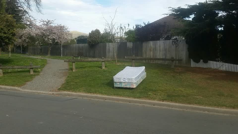 The photograph attached to this dumped rubbish report