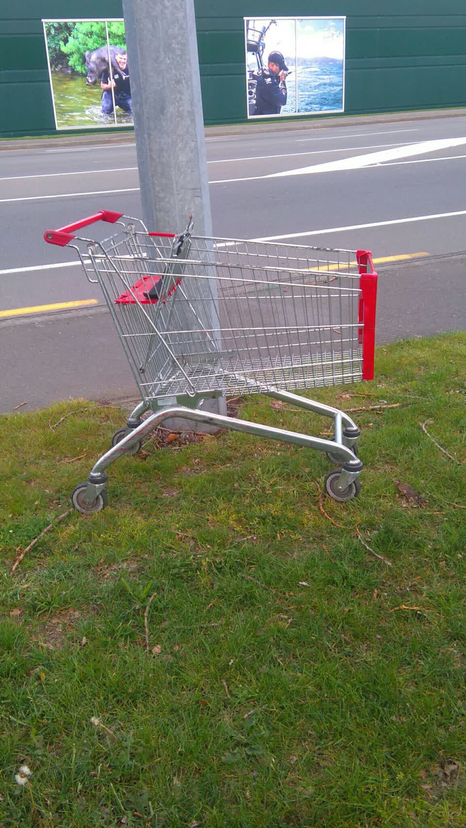 The photograph attached to this general - abandoned trolley report
