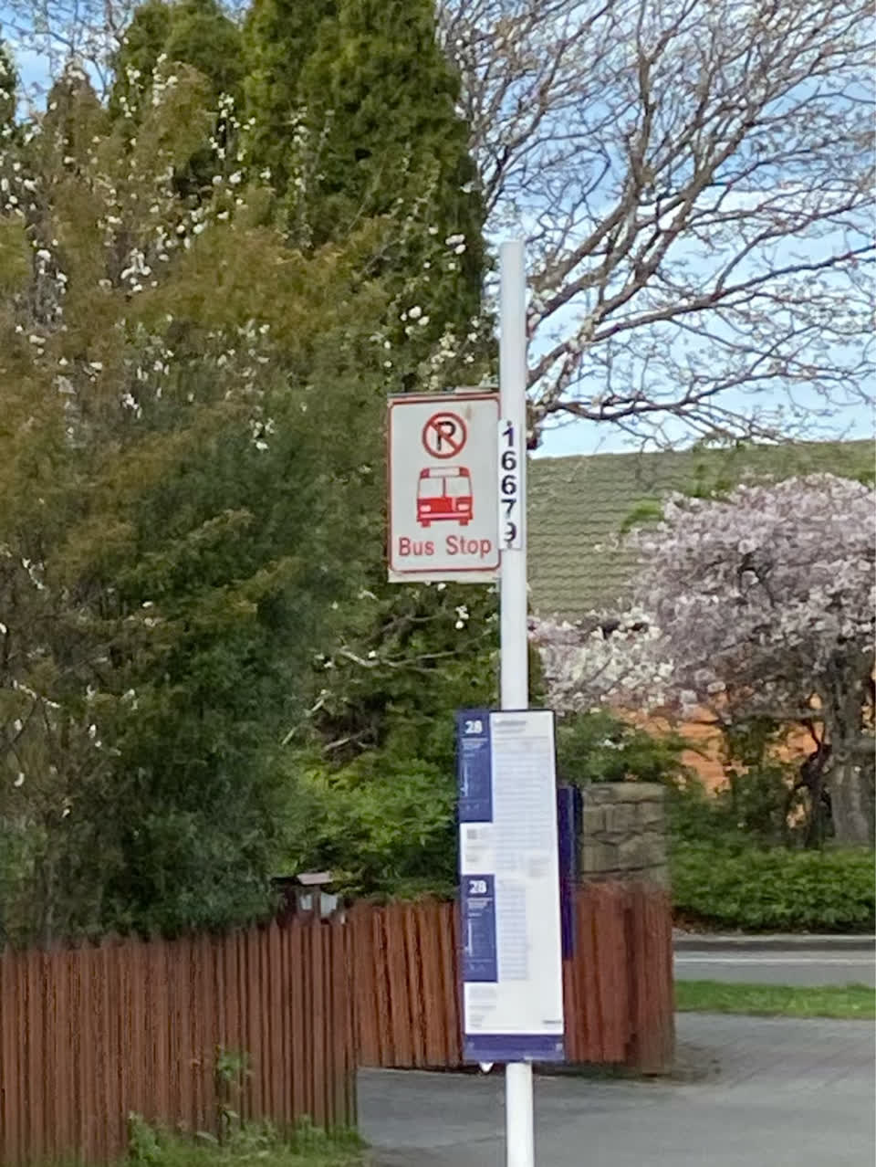 The photograph attached to this road signage report