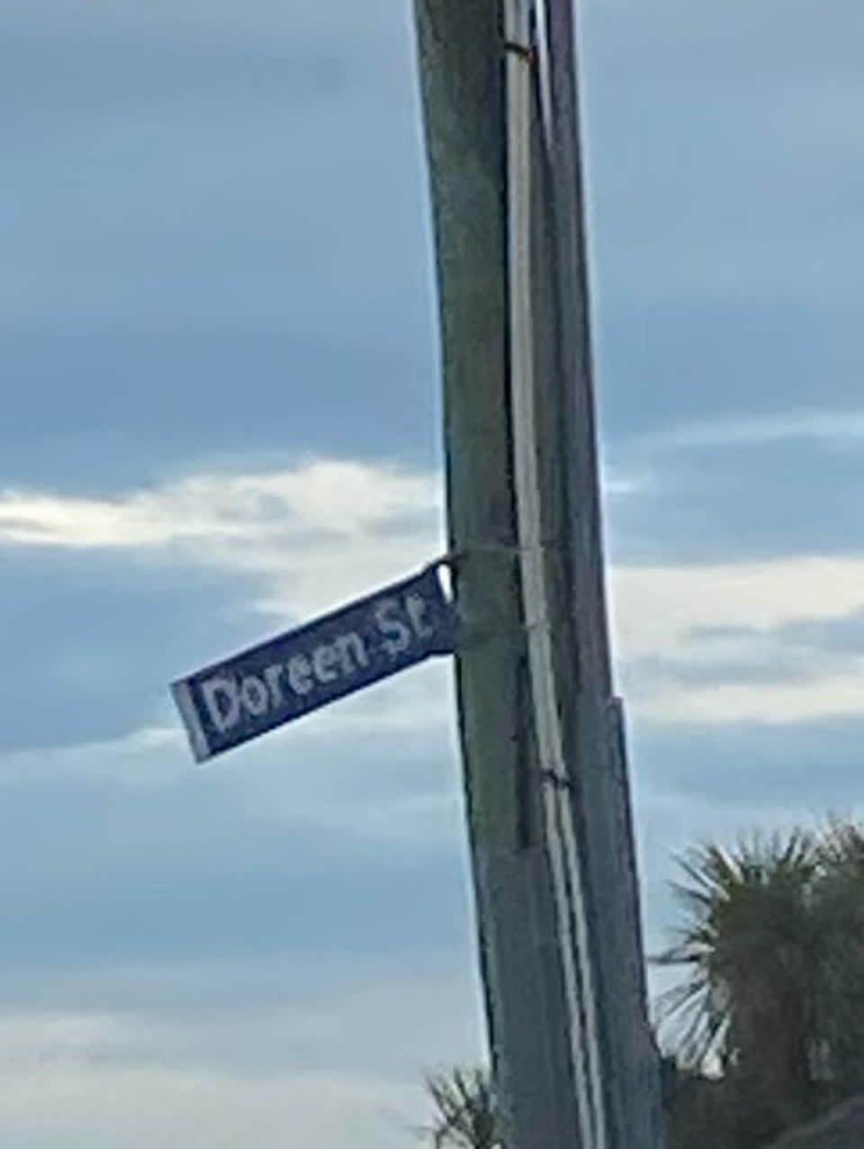 The photograph attached to this road signage report