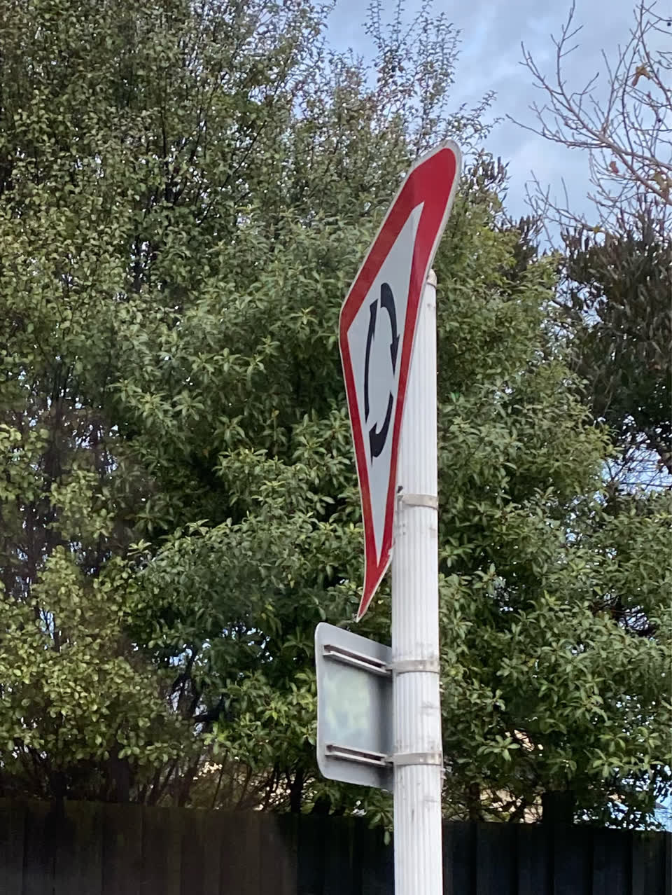 The photograph attached to this road signage report