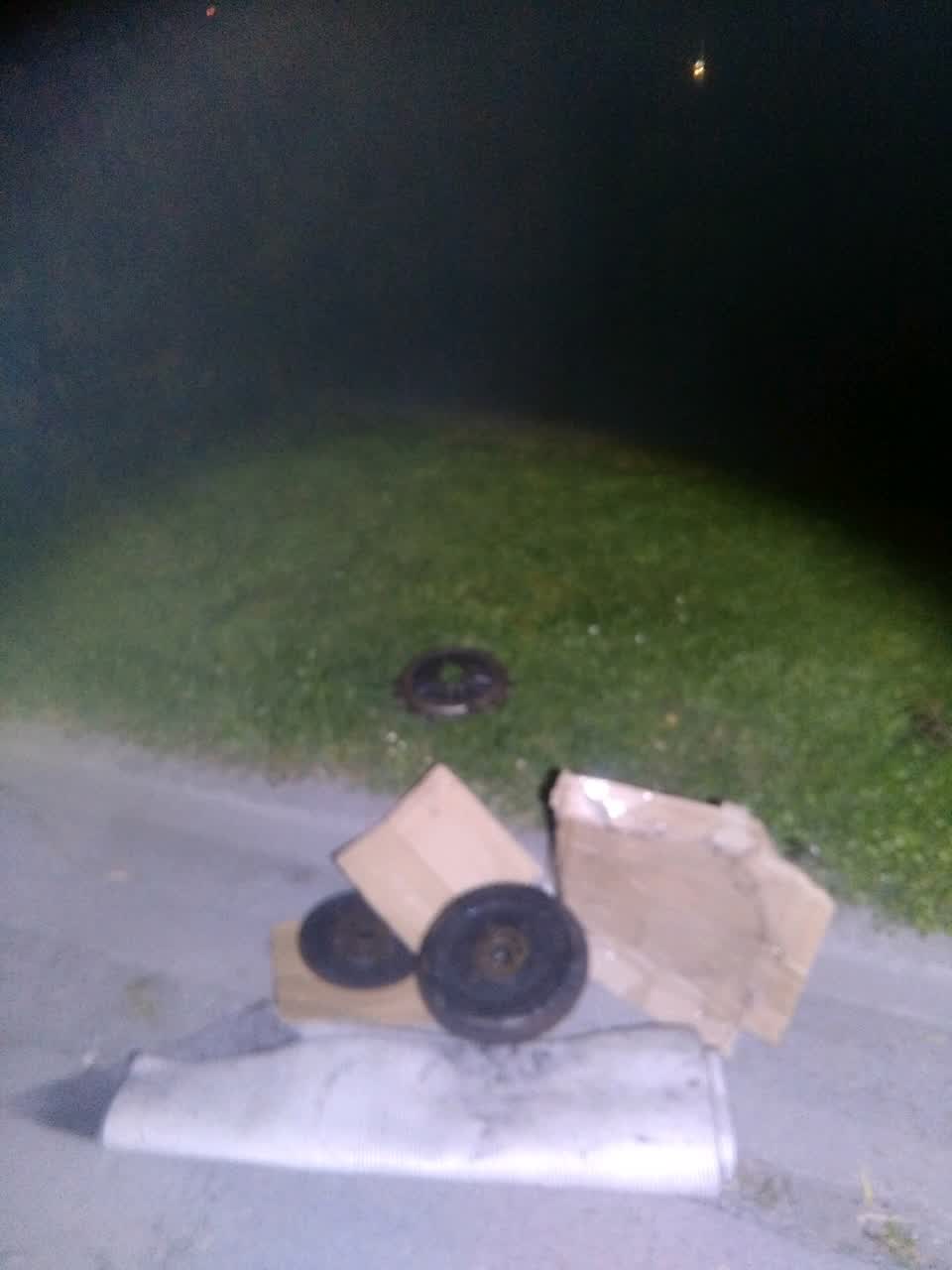 The photograph attached to this dumped rubbish report