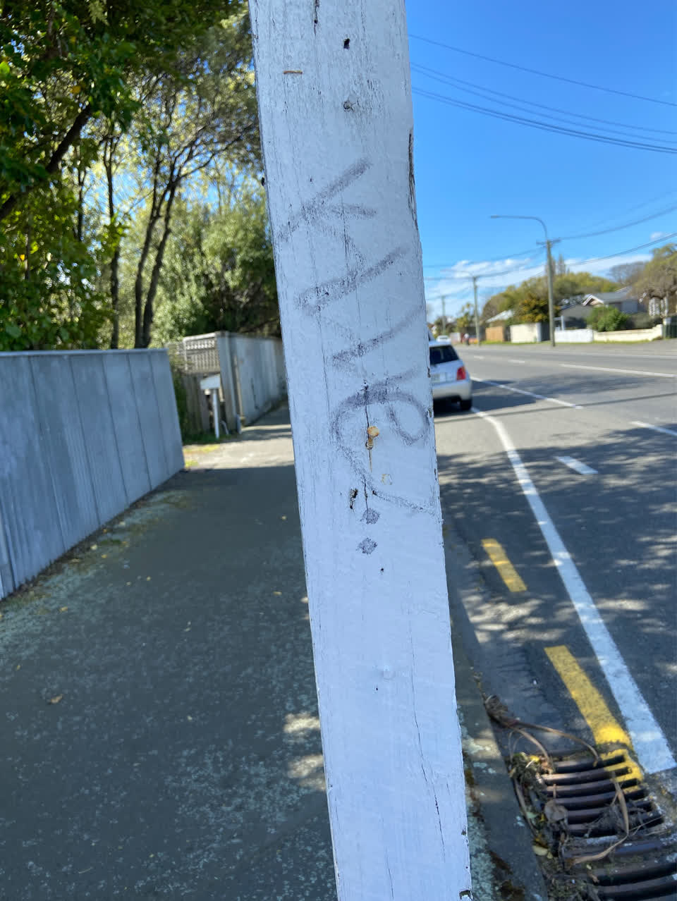 The photograph attached to this road signage report