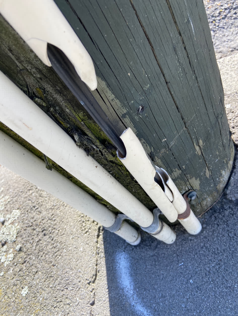 The photograph attached to this vandalism - general report