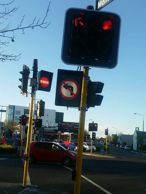 Street Light Outage, a report photo