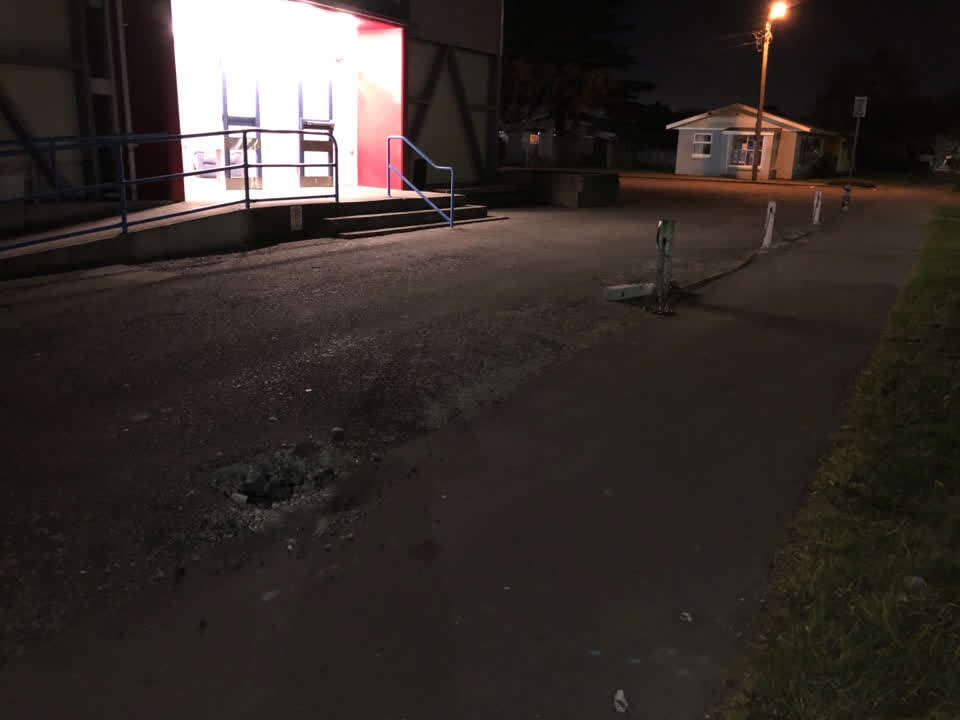 The photograph attached to this facility - general request report