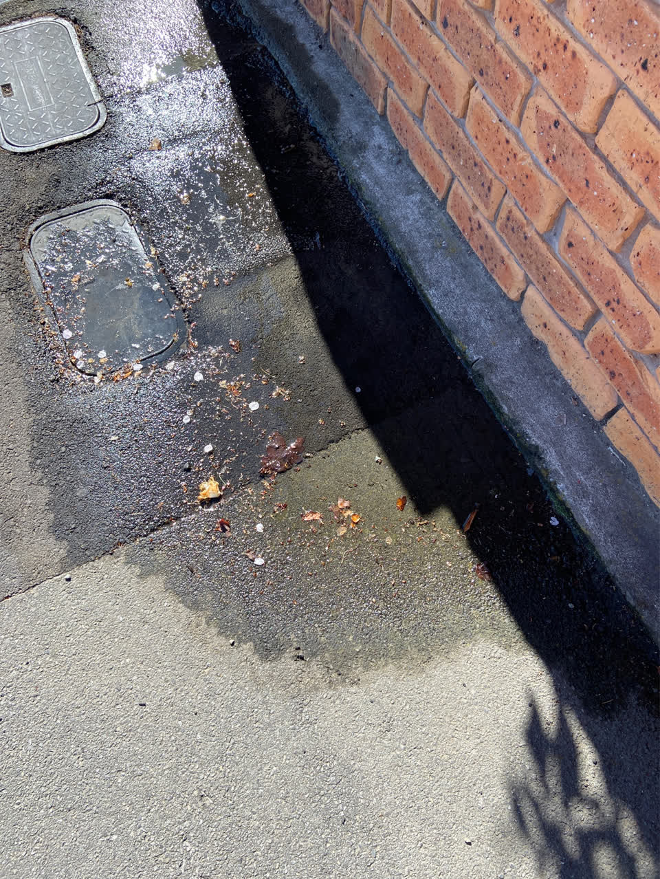 The photograph attached to this roads - general report