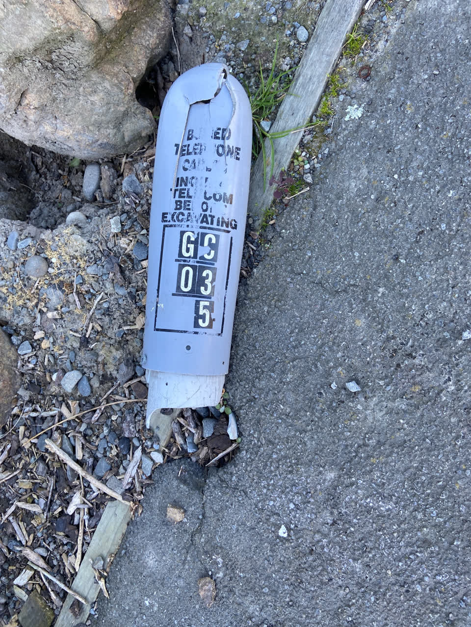 The photograph attached to this vandalism - general report