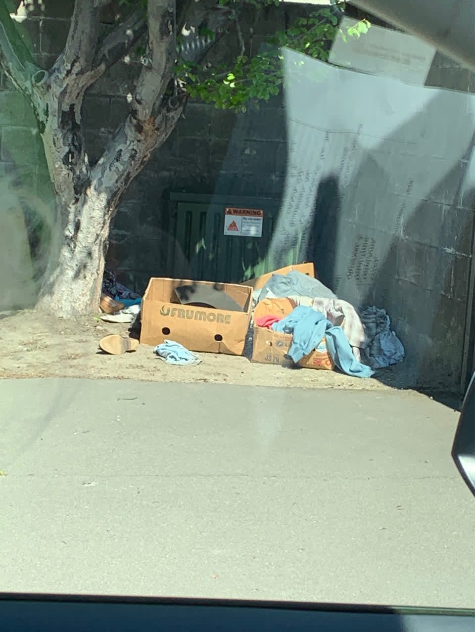 The photograph attached to this dumped rubbish report