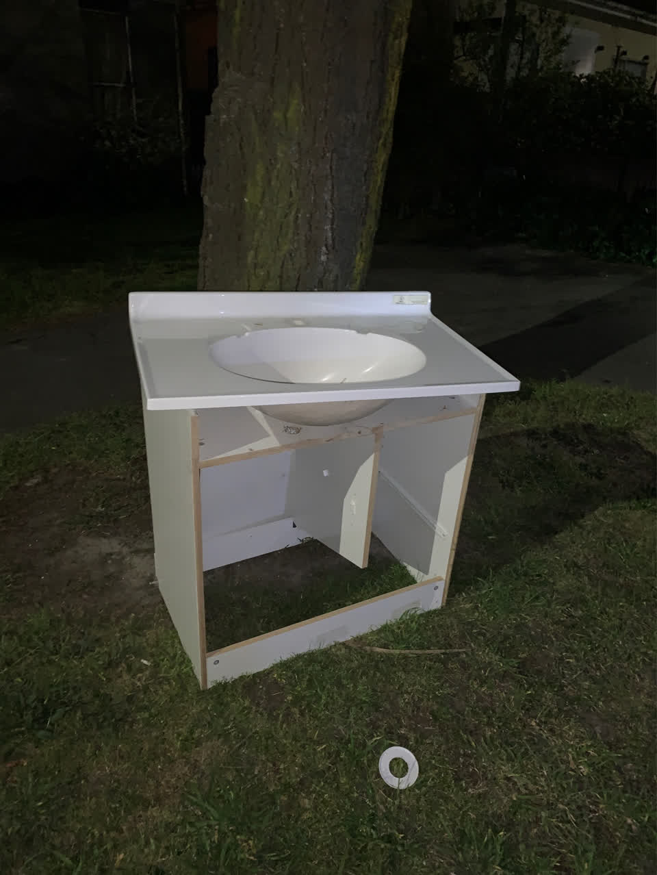 The photograph attached to this dumped rubbish report