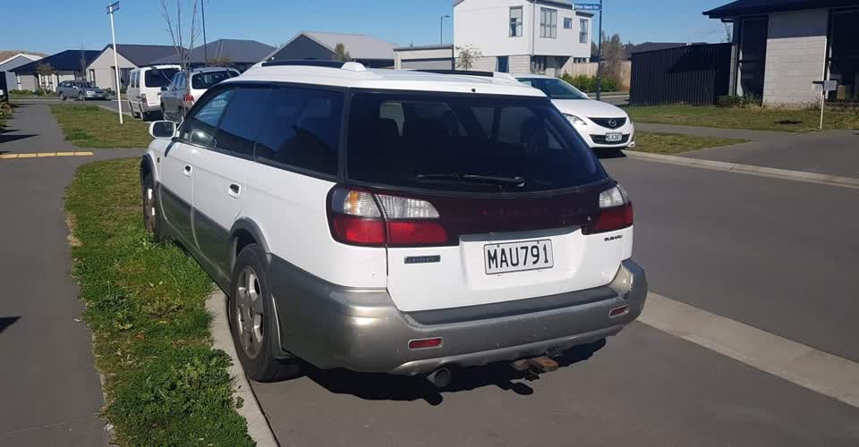 The photograph attached to this abandoned vehicle report
