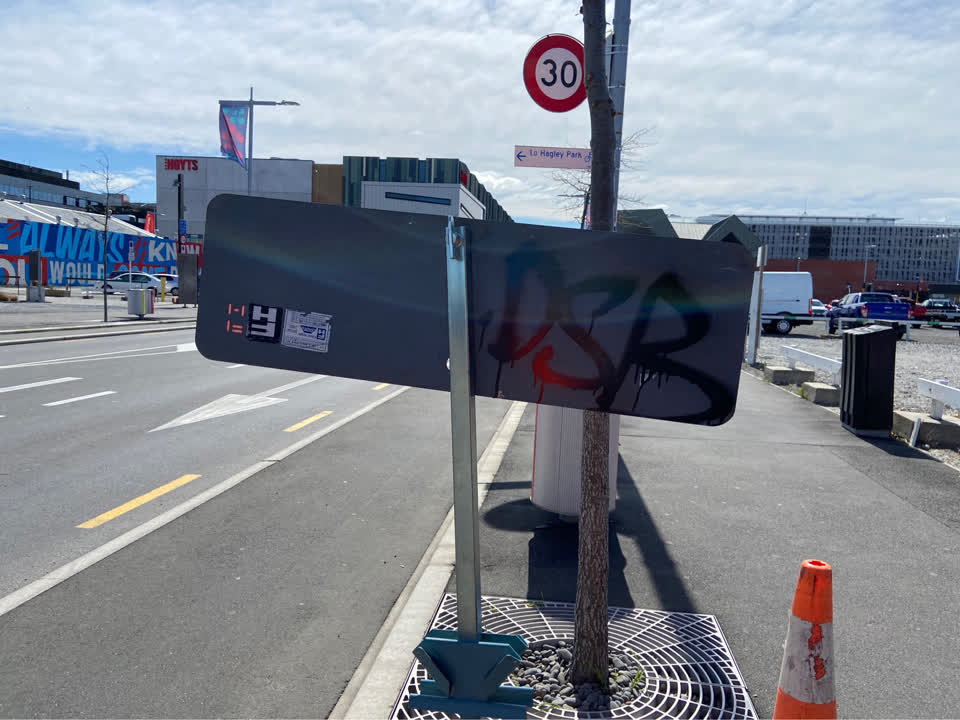 The photograph attached to this graffiti - public property report