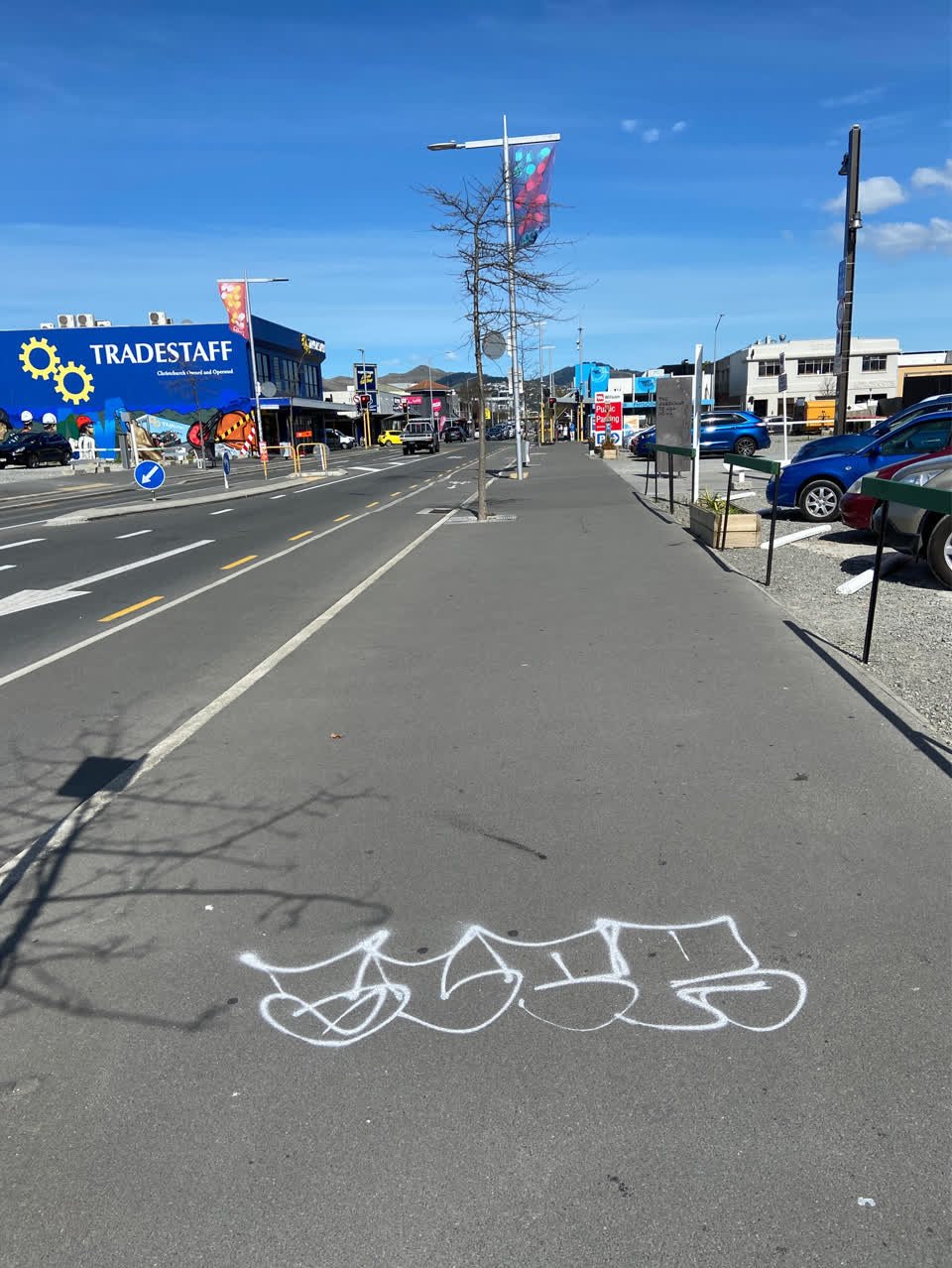 The photograph attached to this graffiti - public property report