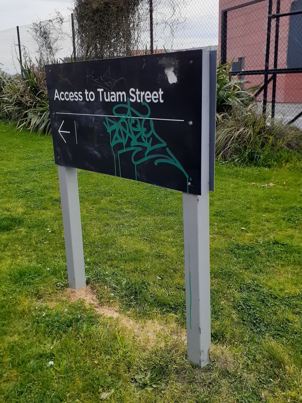 The photograph attached to this graffiti - signage report