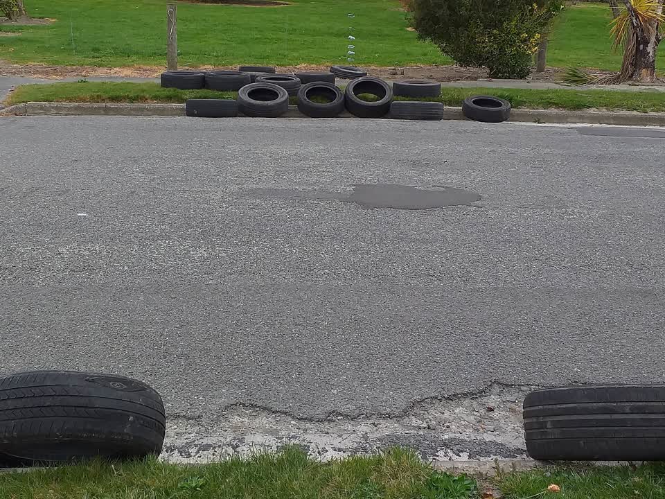 The photograph attached to this dumped rubbish report