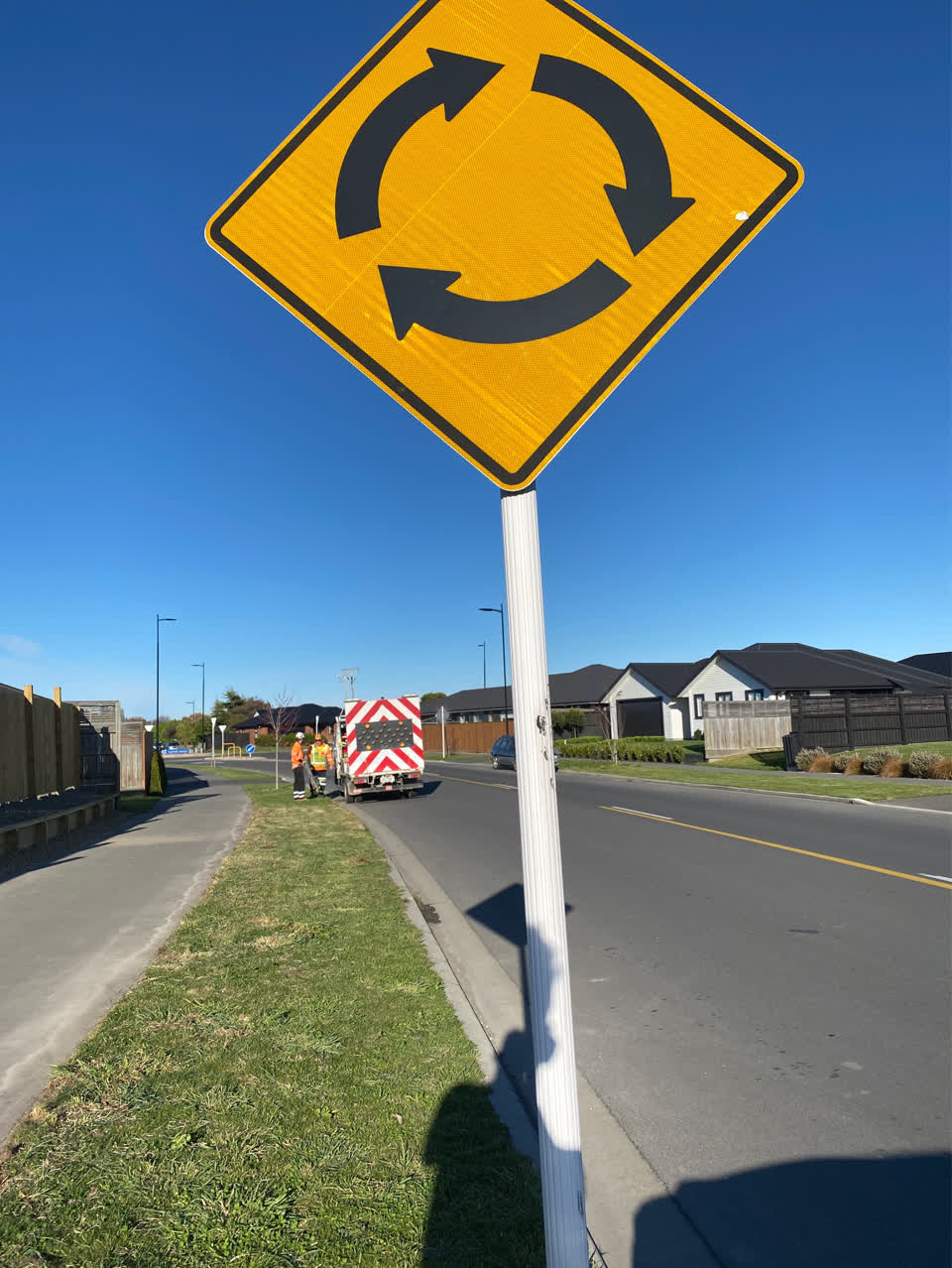 The photograph attached to this road signage report