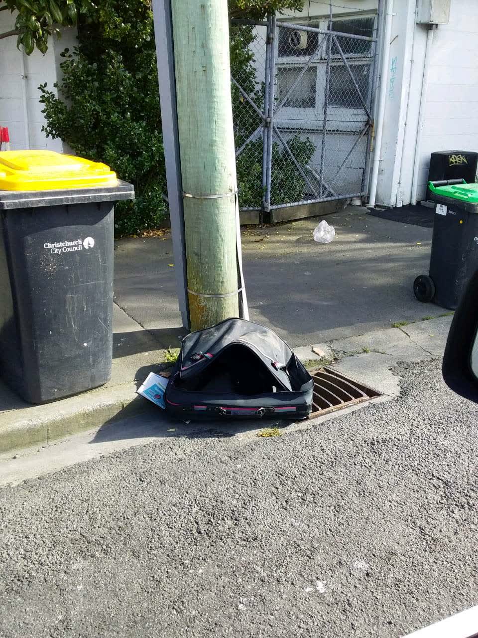 The photograph attached to this dumped rubbish report