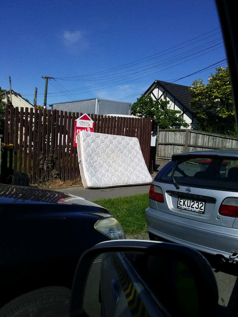The photograph attached to this rubbish and bins - general report