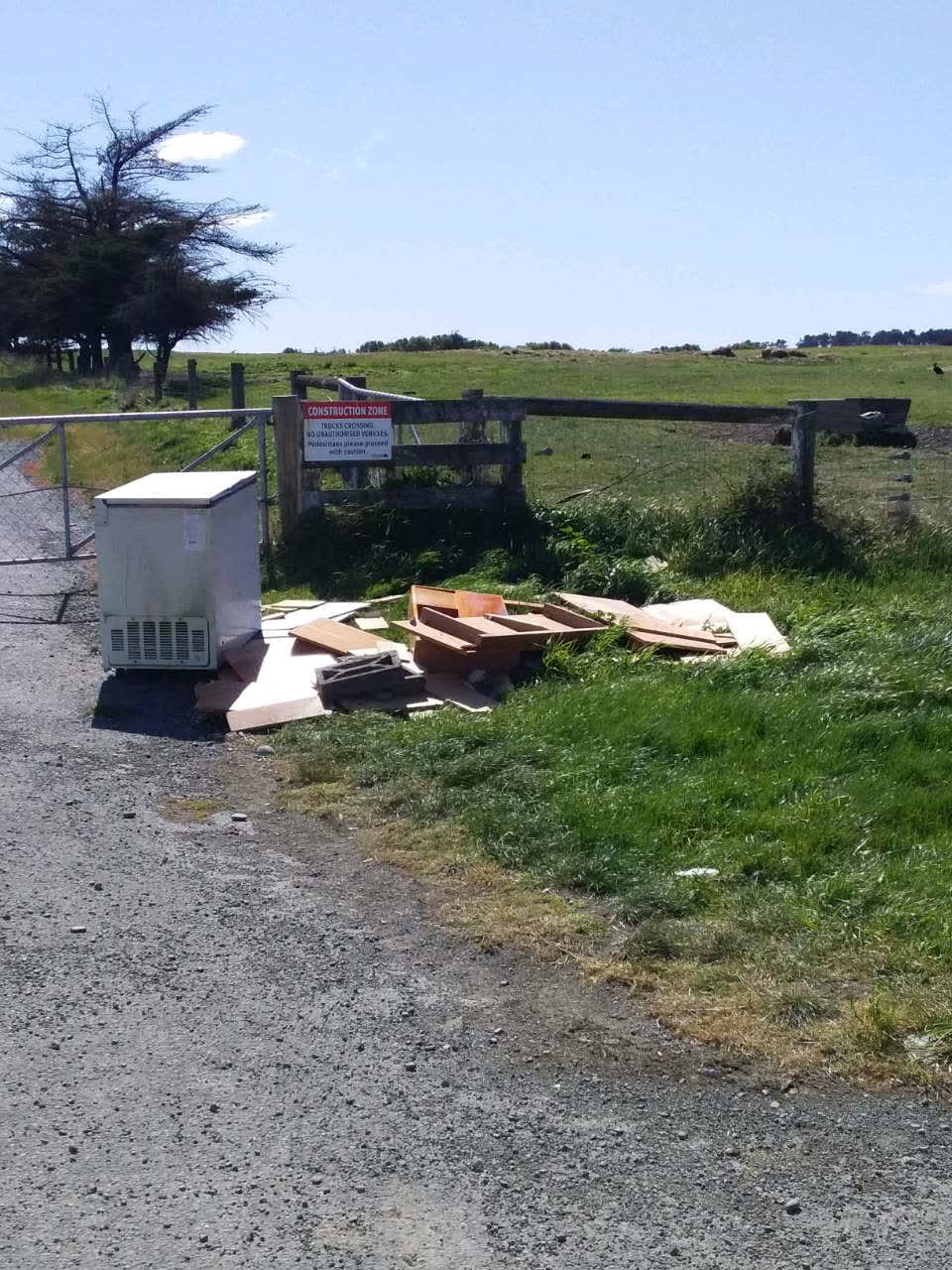 The photograph attached to this dumped rubbish report
