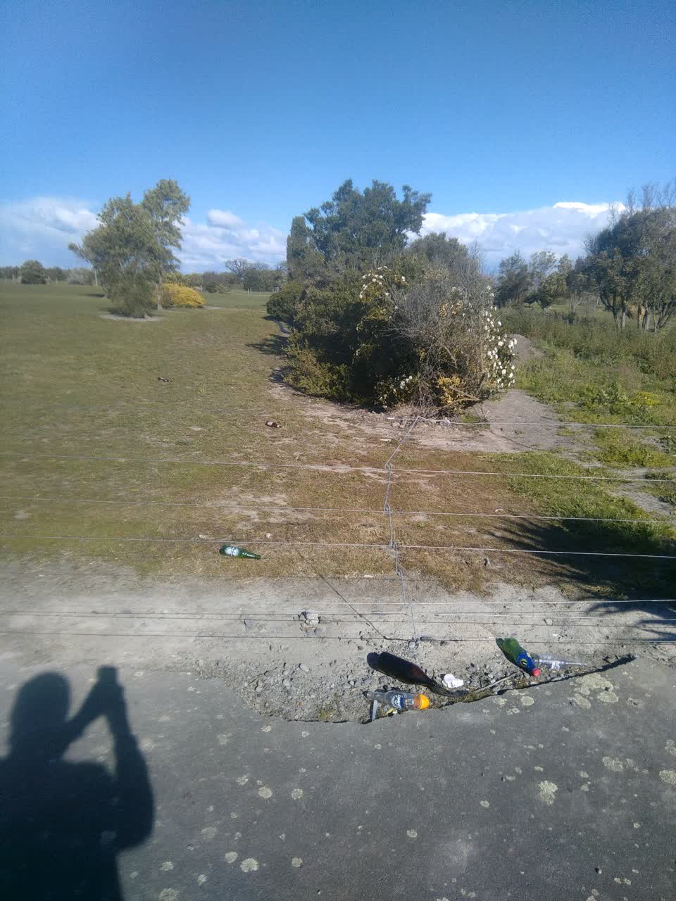 The photograph attached to this dumped rubbish report