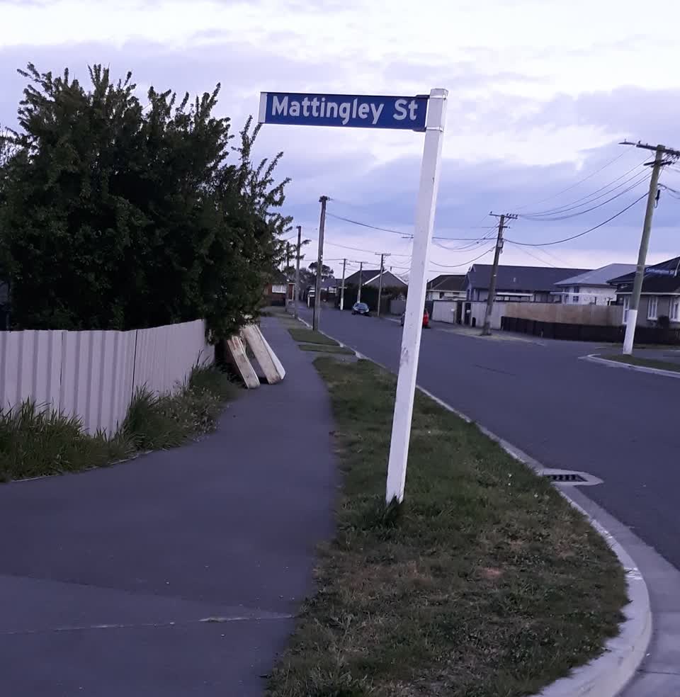 The photograph attached to this dumped rubbish report