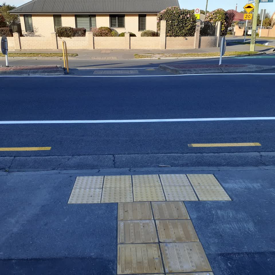 The photograph attached to this pavement - general report
