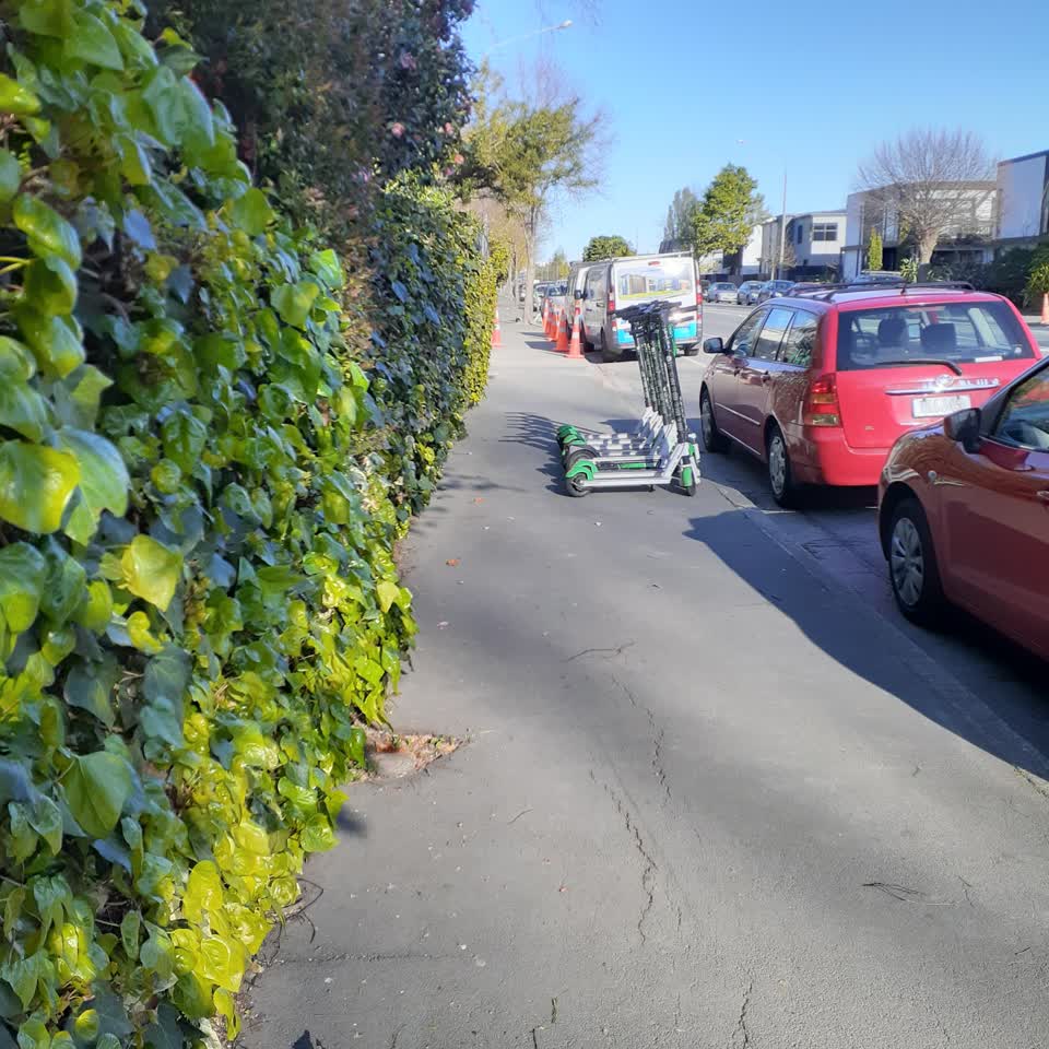 The photograph attached to this pavement - general report