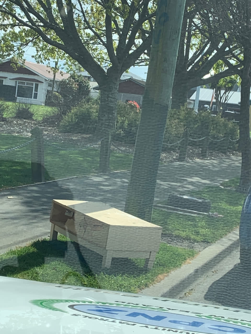 The photograph attached to this dumped rubbish report