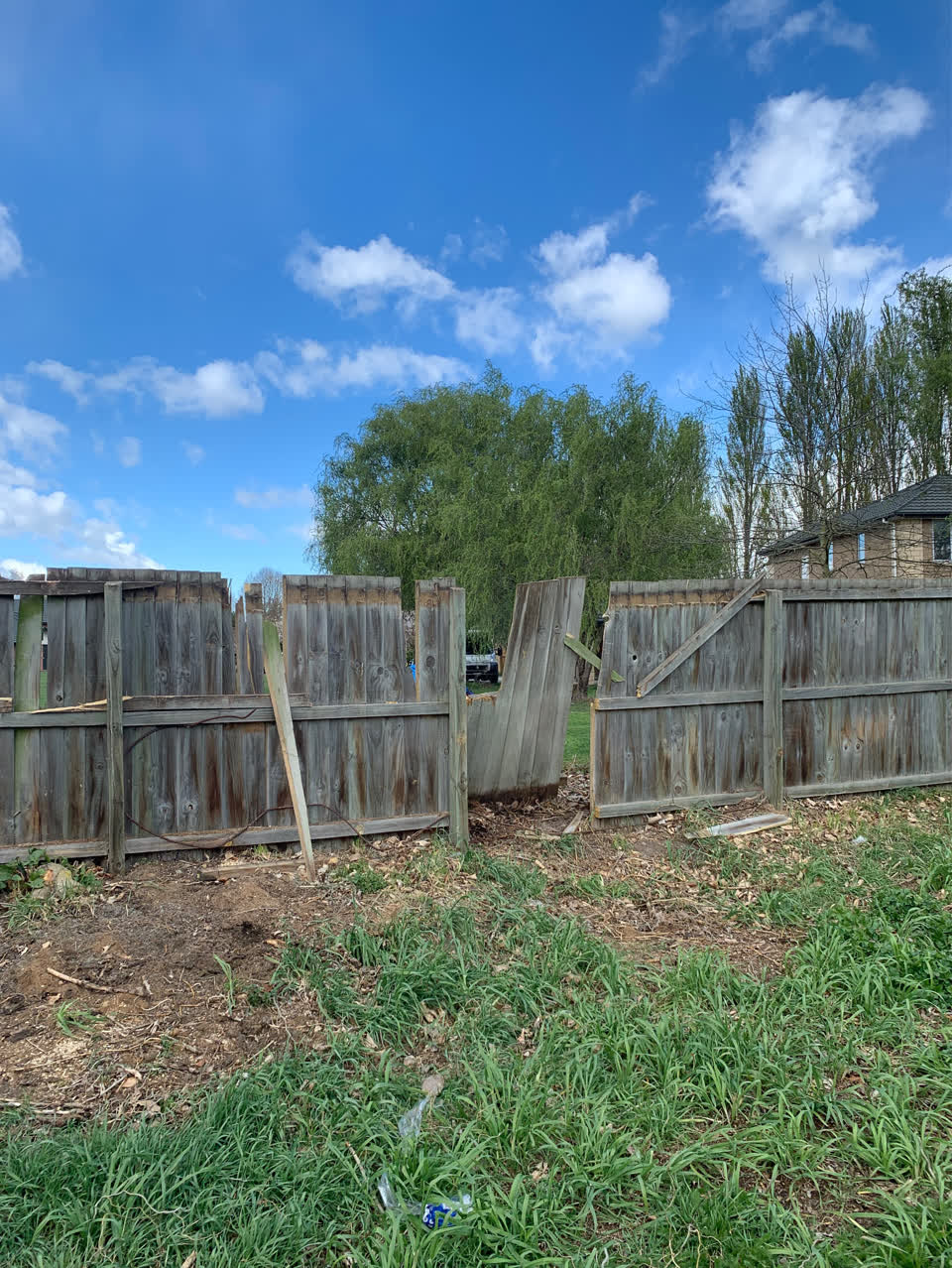 The photograph attached to this vandalism - general report