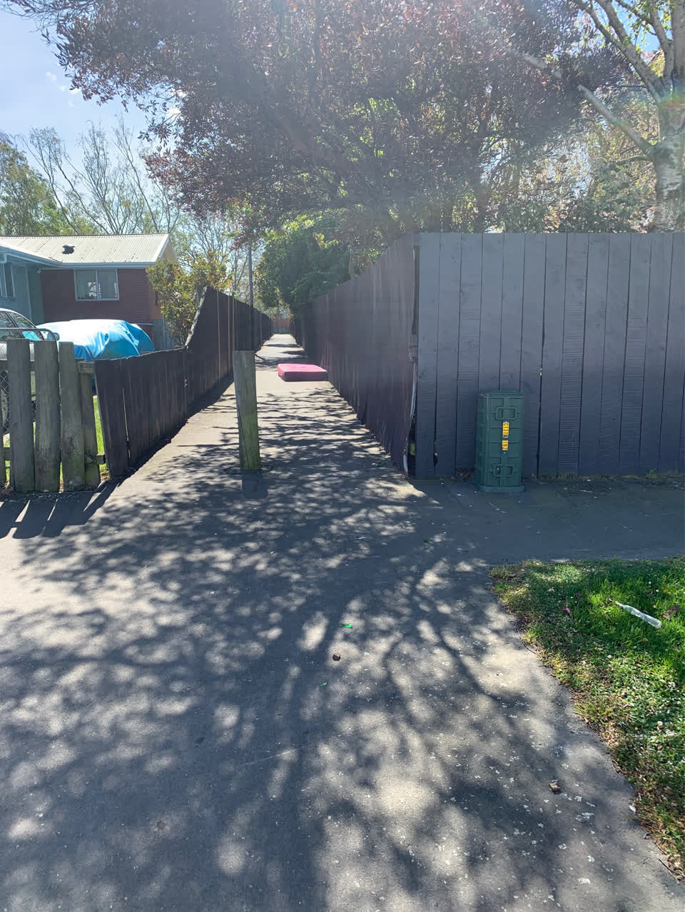 The photograph attached to this dumped rubbish report