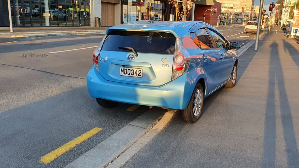 The photograph attached to this parking - illegal report