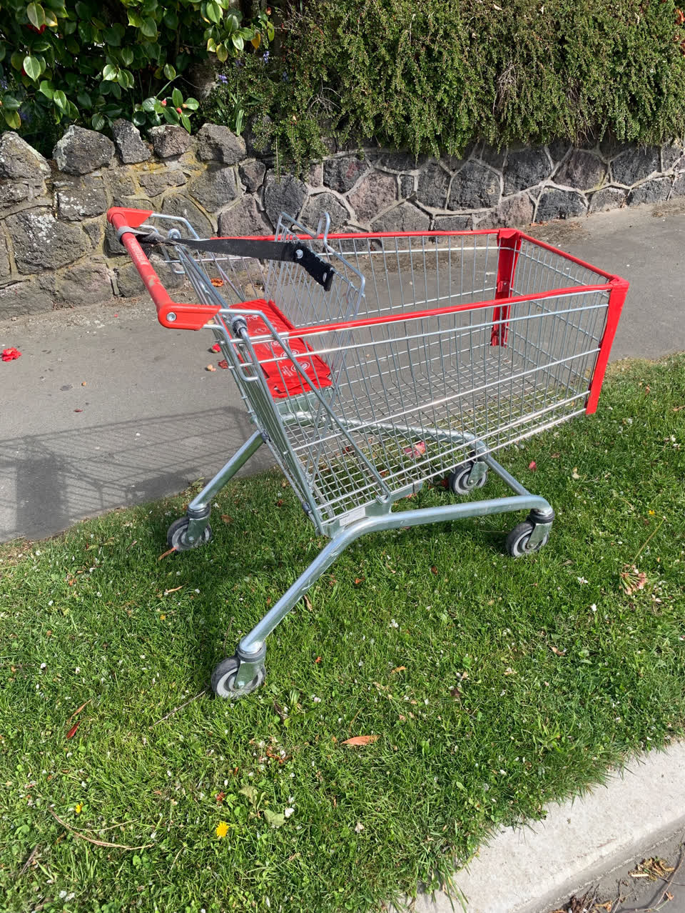 The photograph attached to this general - abandoned trolley report