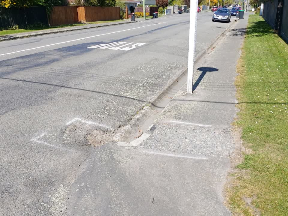 The photograph attached to this pavement - general report
