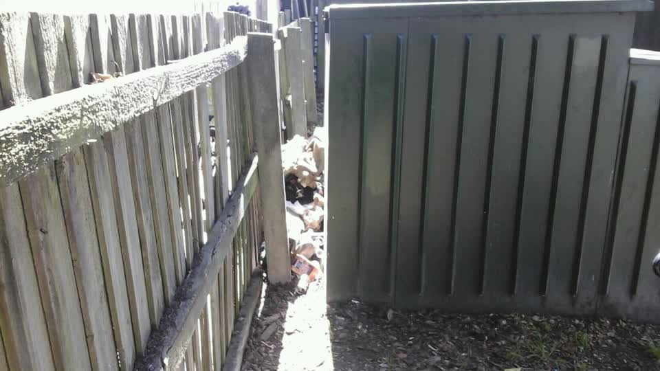 The photograph attached to this dumped rubbish report