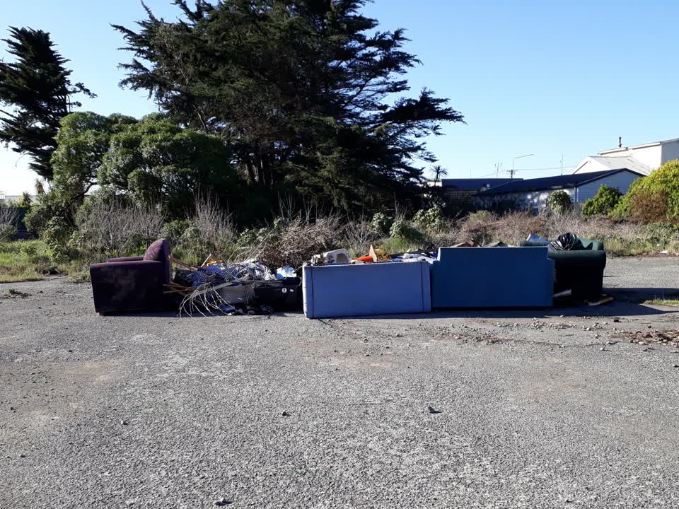 The photograph attached to this abandoned vehicle report