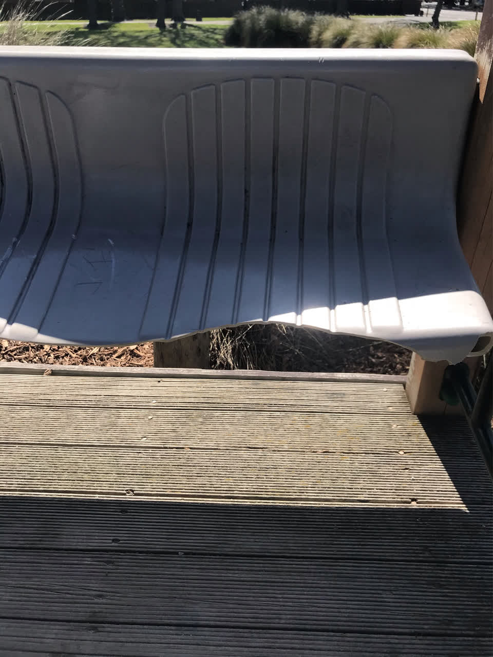 The photograph attached to this vandalism - general report