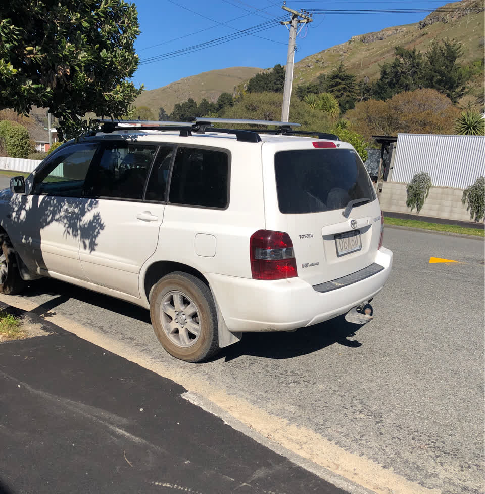 The photograph attached to this parking - illegal report