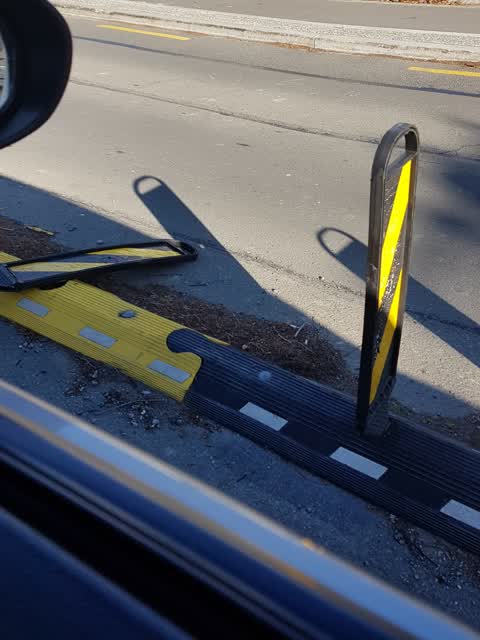 Damaged Street Sign, a report photo